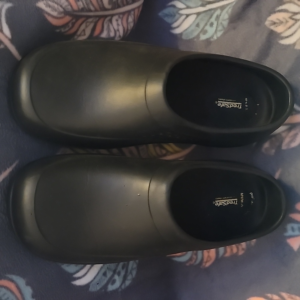 TreadSafe slip resistant shoes